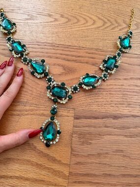 Emerald Green Burlesque Teardrop Statement Necklace - Women Jewelry